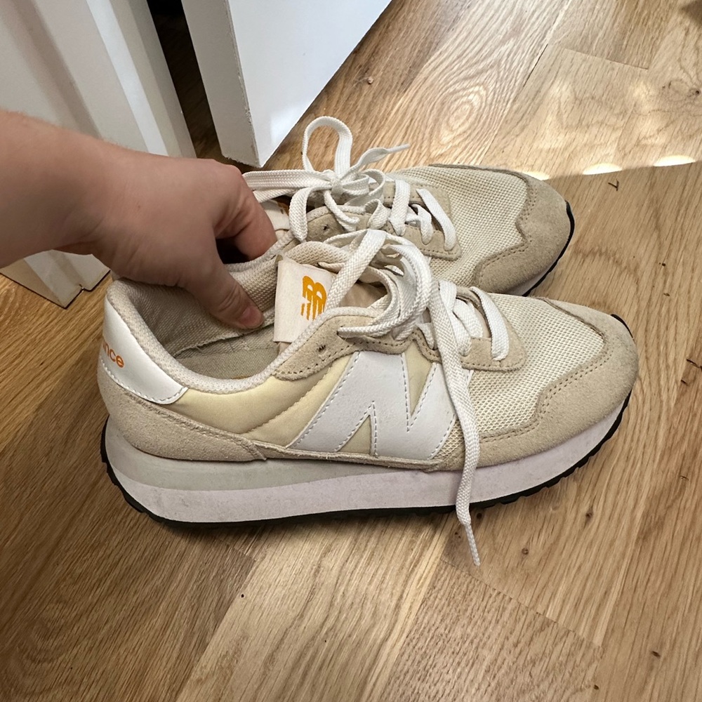 New Balance 237 - Picture 3 of 4